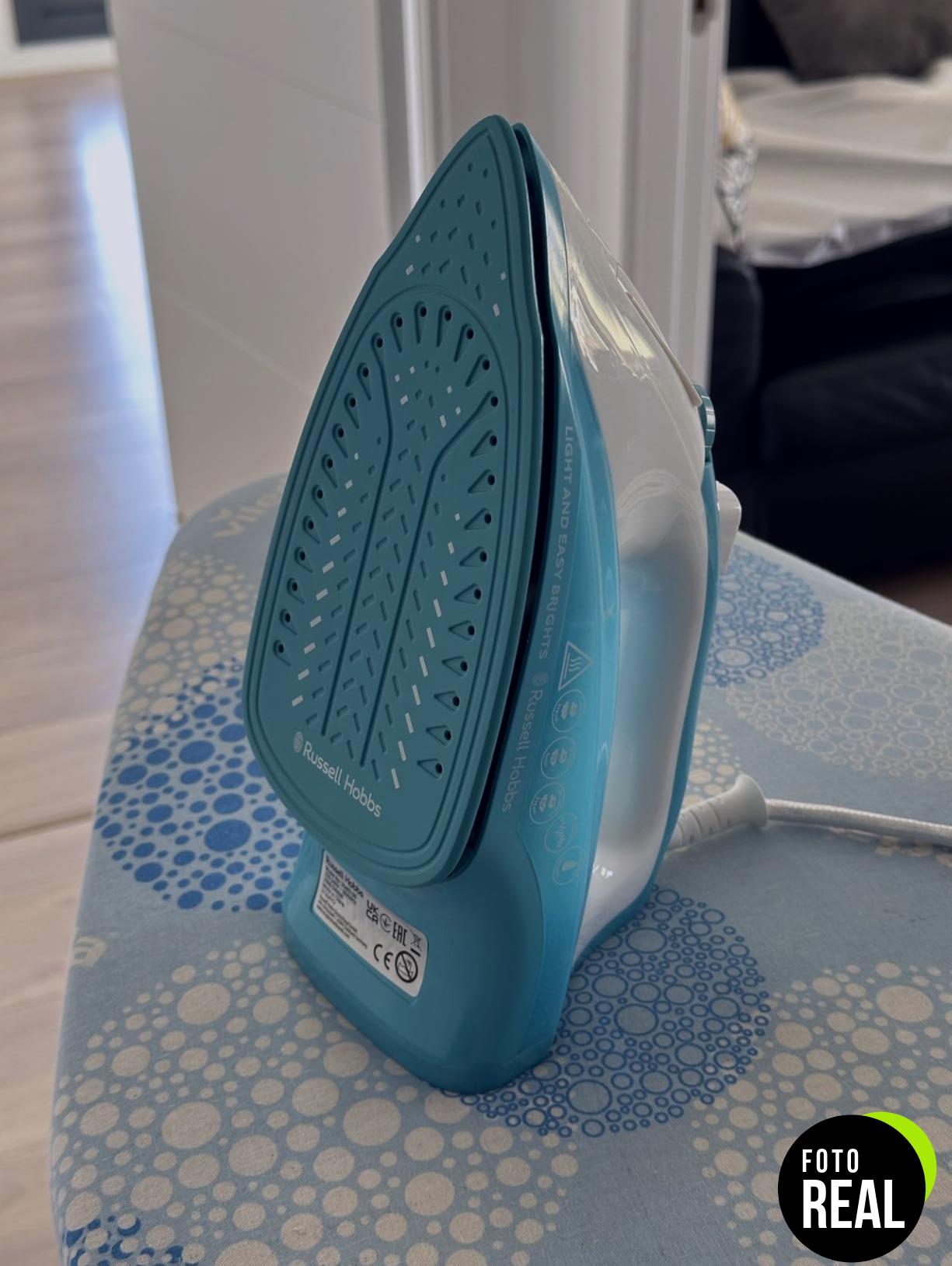 plancha-ropa-russell-hobbs-aqua-2400w-foto-2